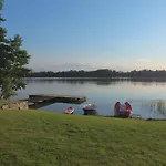 Dom Nad Jeziorem Ublik
