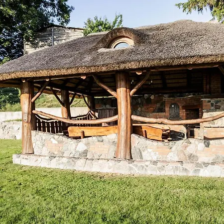 Dom Nad Jeziorem Z Sauna I Jacuzzi Дом отдыха *