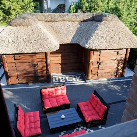 Casa de Férias Dom Nad Jeziorem Z Sauna I Jacuzzi Ublik