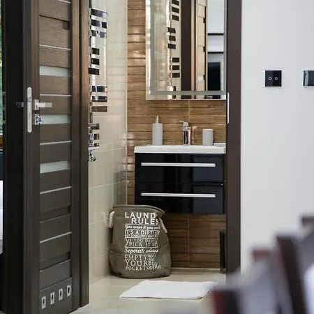 Dom Nad Jeziorem Z Sauna I Jacuzzi Ublik