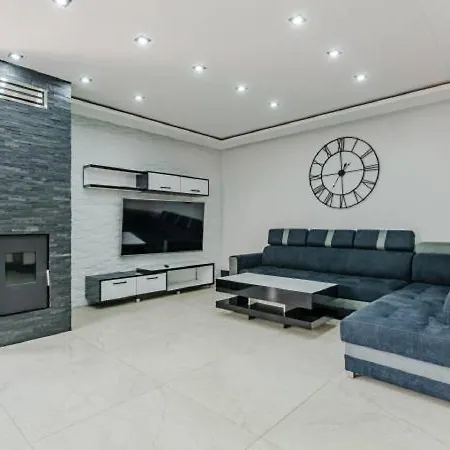 Dom Nad Jeziorem Z Sauna I Jacuzzi Ublik