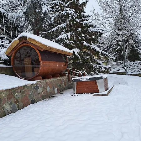 Dom Nad Jeziorem Z Sauna I Jacuzzi Дом отдыха *