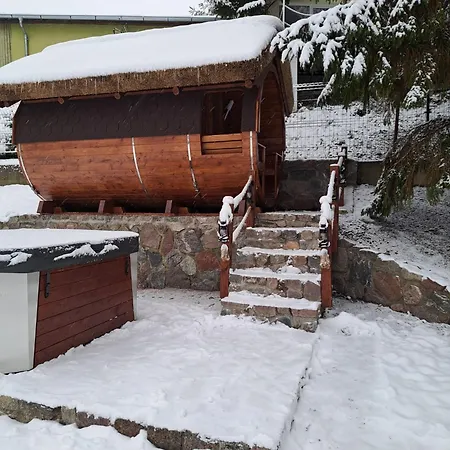Casa de Férias Dom Nad Jeziorem Z Sauna I Jacuzzi