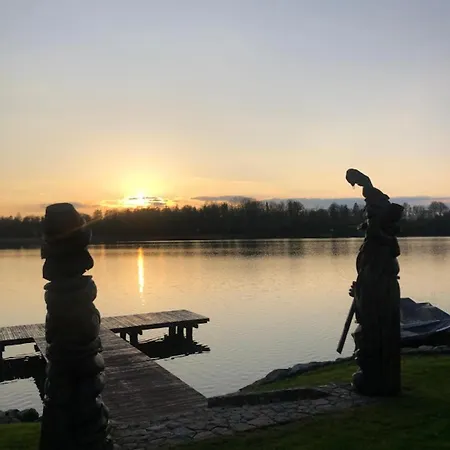 Dom Nad Jeziorem Z Sauna I Jacuzzi Ublik