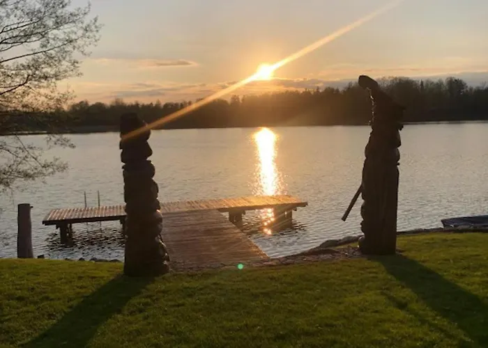 Dom Nad Jeziorem Сasa de vacaciones Ublik